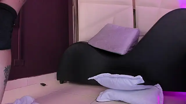 Inndrahot live sex cam