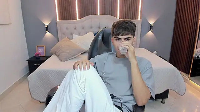 Tommy18__ live sex cam