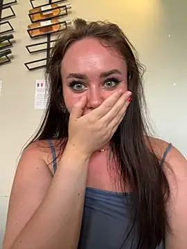 KiraSunshine live sex cam