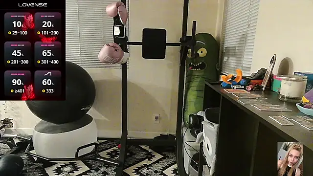 Blondiewithanass's cam snapshot