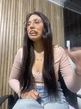 Valk_submissive's cam snapshot