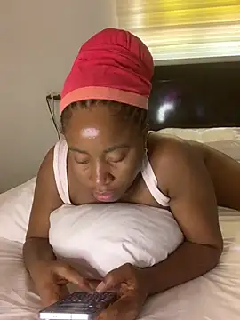 MISSMAYSROOM's cam snapshot