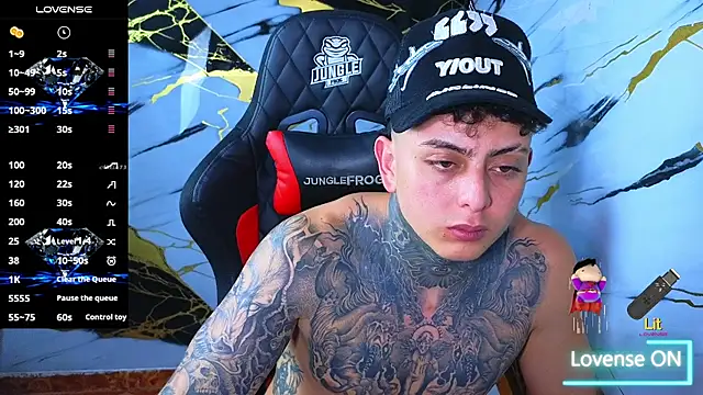 Kevin22_222 live sex cam