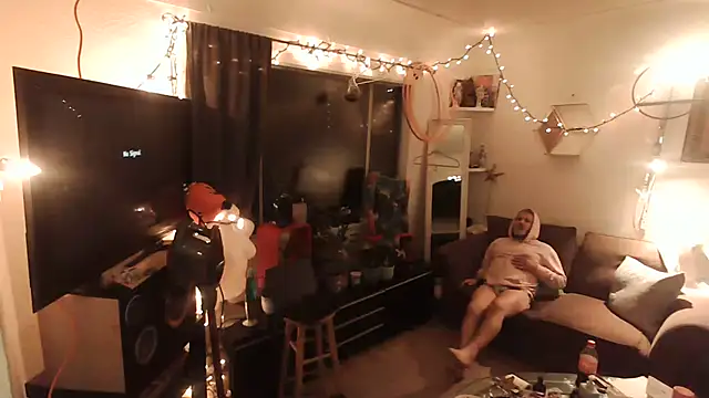 SilverandFox's cam snapshot