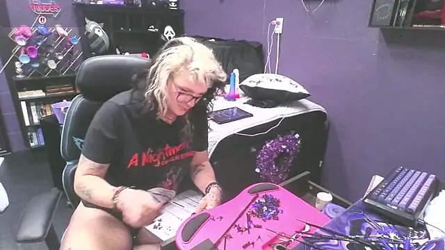 oddywithabody's cam snapshot