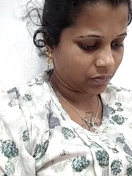 sweetqueen143 live sex cam