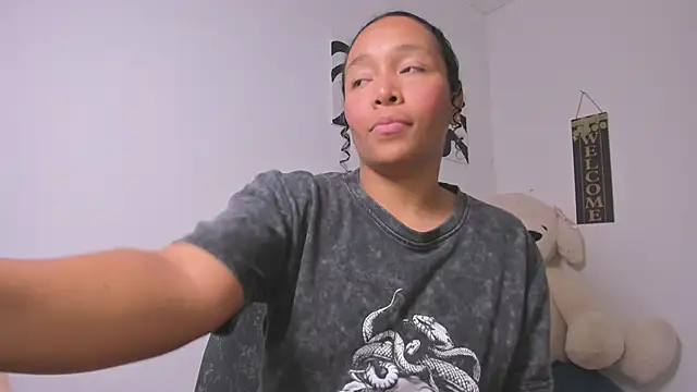 Nia13's cam snapshot