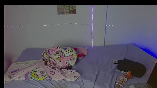 Charlothe_18's cam snapshot