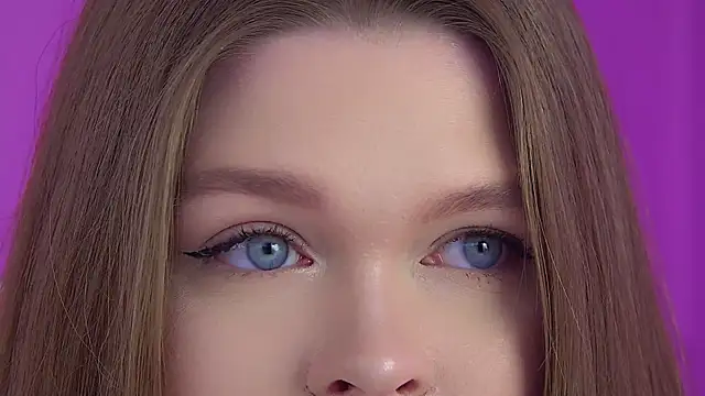 CrystalLyons live sex cam