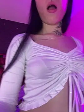 Veronicaa_lodge1's cam snapshot