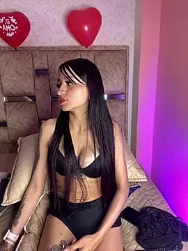 Lauraaa_pink18's cam snapshot