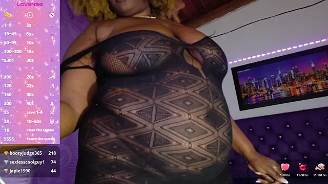 ebony_NeighborMoans's cam snapshot