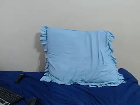 SexyLipss_'s cam snapshot