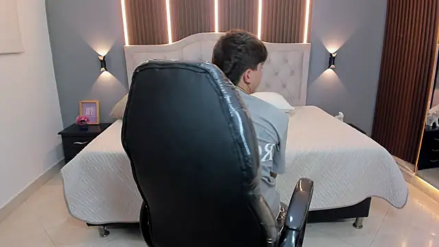 Tommy18__ live sex cam