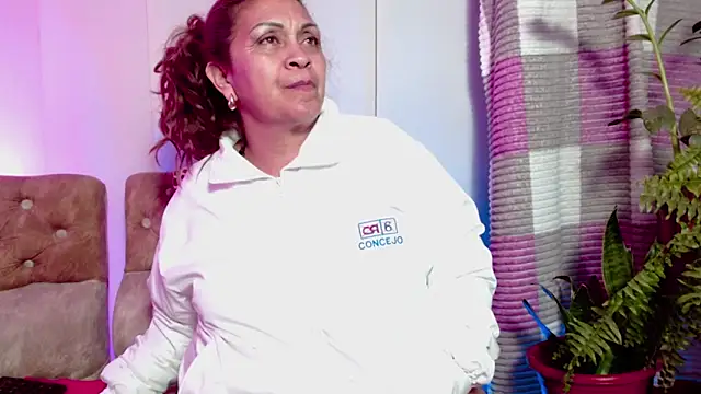 scarlettbooty live sex cam