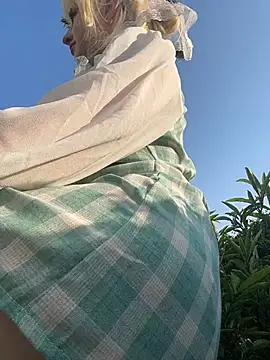 RonnieKiss live sex cam