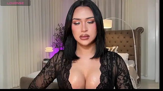 Your_Majesty_Tyra live sex cam