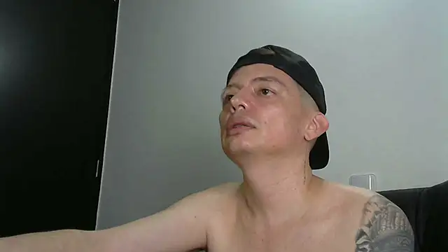 Thommas8a's cam snapshot