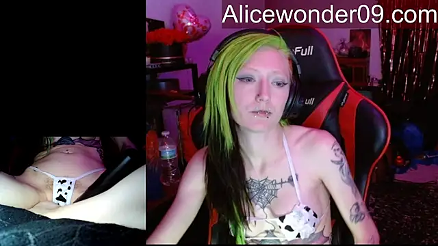 alicewonder09's cam snapshot