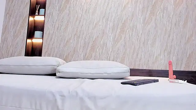 alina_hart's cam snapshot