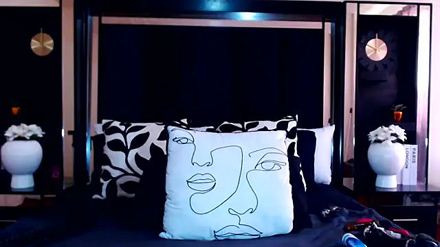 MONSTERTITS44DDD's cam snapshot