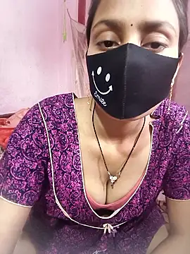 posewith live sex cam