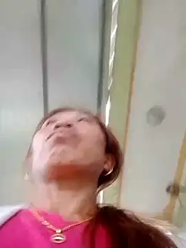 bella-la's cam snapshot