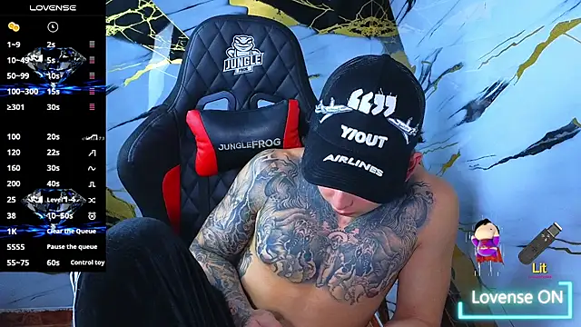 Kevin22_222 live sex cam