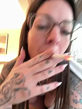 BrownieyQueen live sex cam