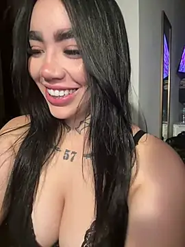 Nickiiiii live sex cam