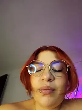 mila_curvy's cam snapshot