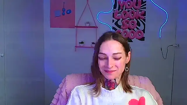 Esmi_Winter's cam snapshot