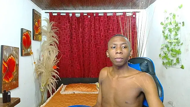 milo018 live sex cam