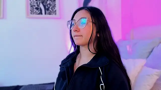 lucy_neil's cam snapshot