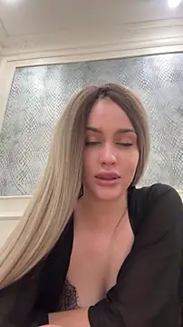 KikiWatson live sex cam