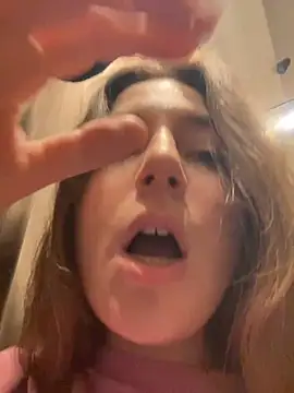 kate_nicepops999114's cam snapshot