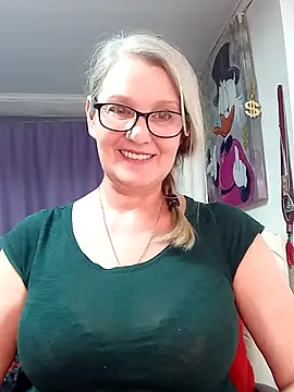 irinamaux live sex cam