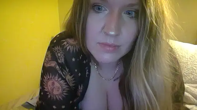 Honeyplush's cam snapshot