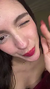 Emily-hottson's cam snapshot