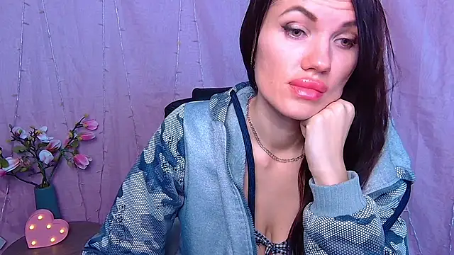 MilaLoona's cam snapshot