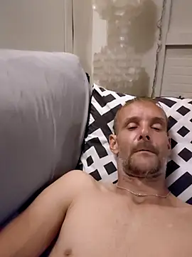 Hungwell1515 live sex cam