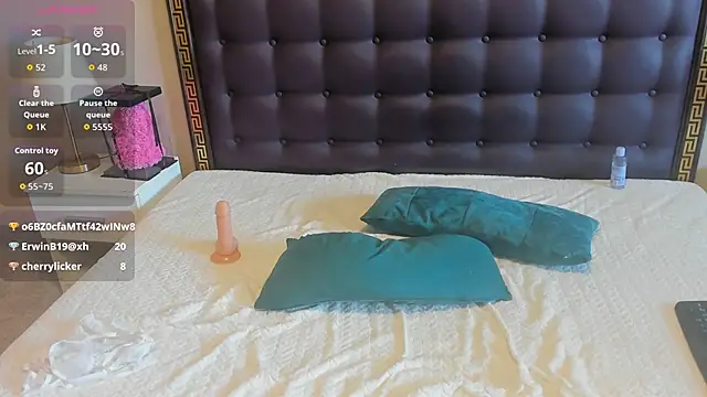 curly_muffin's cam snapshot