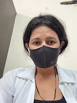 raavigirl's cam snapshot