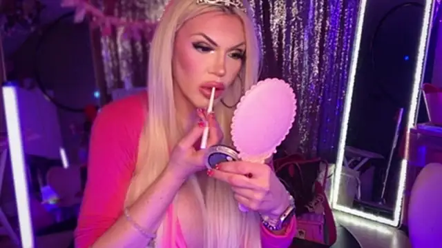 bimbotwerkqueen live sex cam