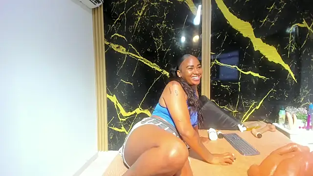 AdrianaVegga's cam snapshot