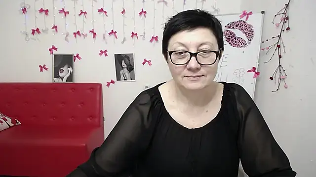 EmilyL0ve's cam snapshot