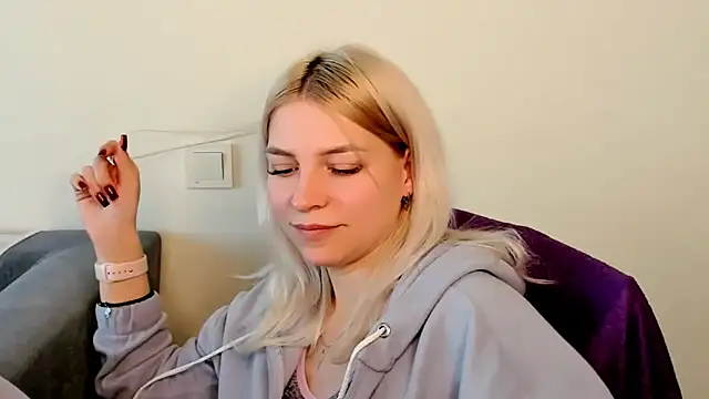 FoxyKathryn's cam snapshot