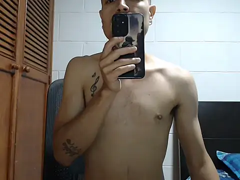 dimitriquiet05's cam snapshot