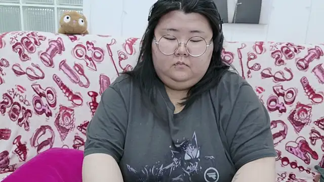 Nadine_asian live sex cam