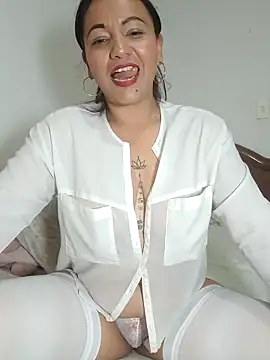 agatha_sluttylatina's cam snapshot